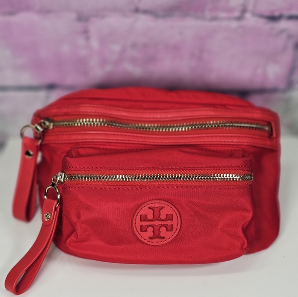 Tory Burch Handbags - Tory Burch belt bag fanny pack